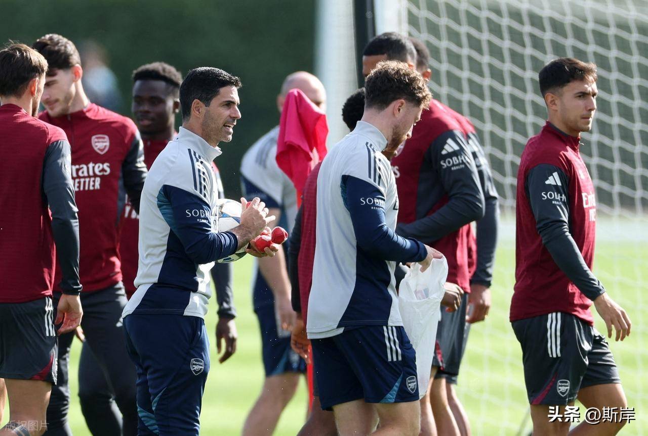 LOL竞猜平台 -关于转会期体能课后，西汉姆防线松动备战西甲，更衣室稳定，细节决定成败的信息